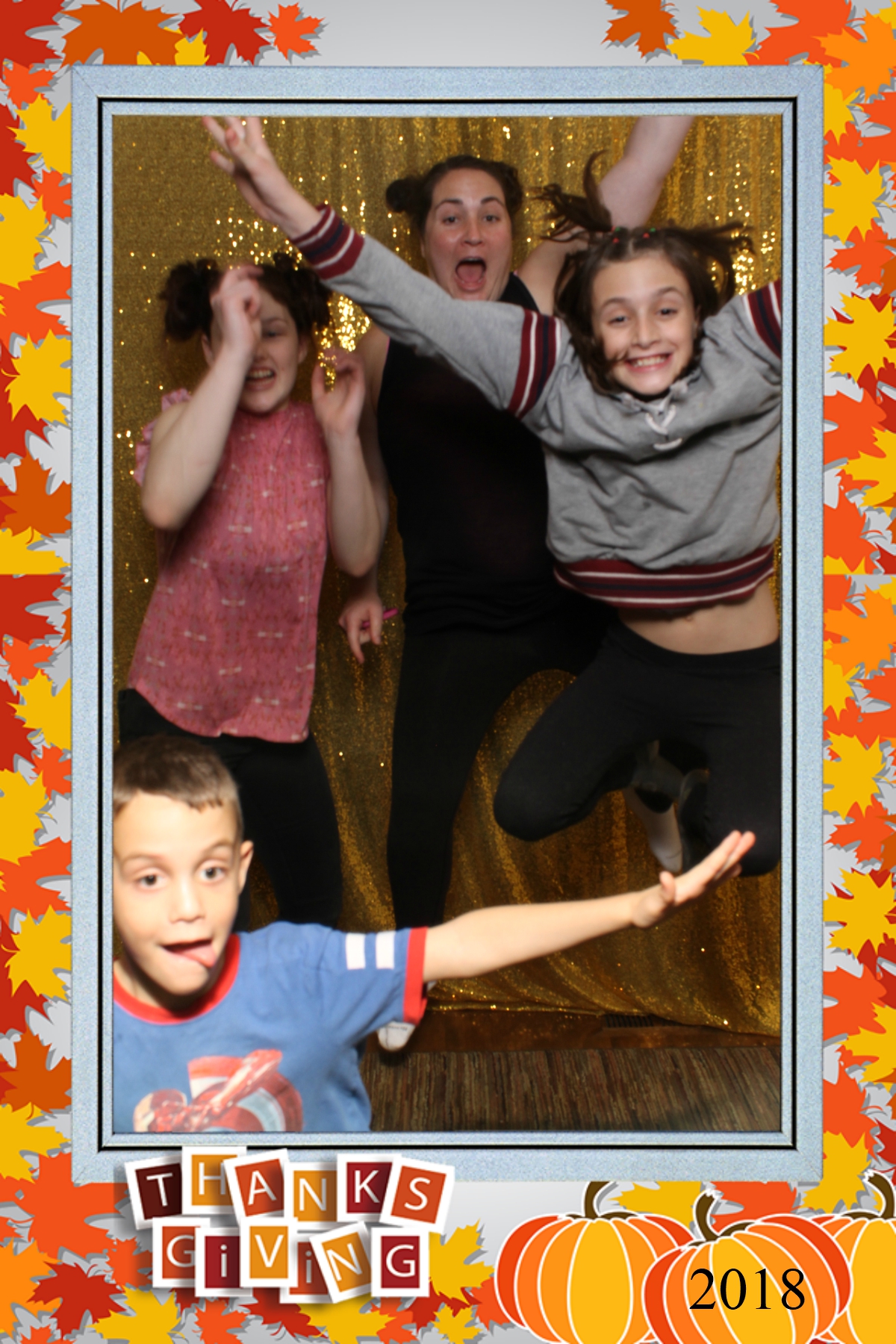 Thanksgiving 2018 | View more photos from the event at gallery.niknoxphotobox.com/u/NiKnox-Photo-Box/Thanksgiving-2018